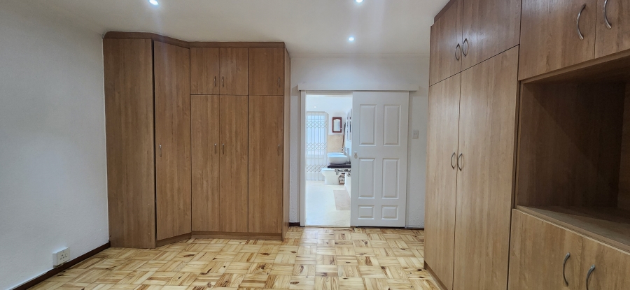 To Let 3 Bedroom Property for Rent in Meadowridge Western Cape